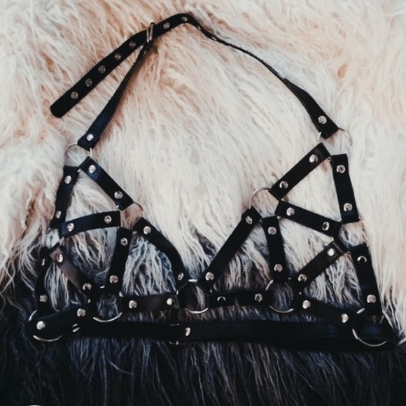Accessories - O Ring Harness Bra